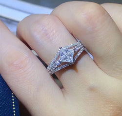 36e95a006c8d407d96934120e0570496-Max