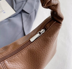 52feb66eb4db4de7a6a00d17938d0f5a-Max