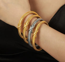 6c760adc-b89e-43ff-a6ce-082524a0f6b1-Max