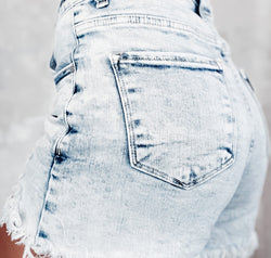 Raw Hem Buttoned Denim Shorts with Pockets