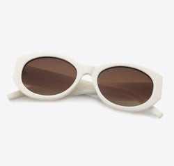 903e296c87e24d748c68ea91c94d892c-Max