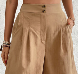 Buttoned Elastic Waist Pleated Detail Shorts
