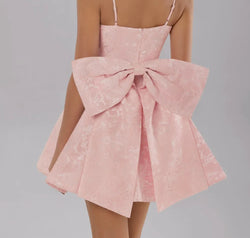 dd8a62a1-4c9b-4b5c-afc6-f0d6a347519d-Max