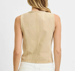 f5a7e494-e483-4d4c-b115-09d392904705-Max