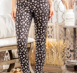 Heimish Full Size Leopard High Waist Leggings