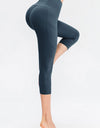 Wide Waistband Cropped Active Leggings with Pockets