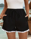 Contrast Trim Tied Shorts with Pockets