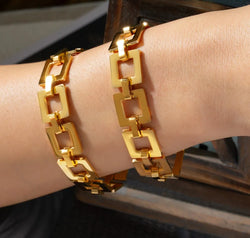 6fec6fbe-51c5-40f9-8d92-699d8f528dea-Max