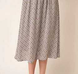 7b962eb0-0636-481c-b747-e28d8cb6ba56-Max