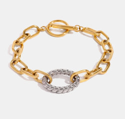 7bcde1b6-030e-4b12-a57c-a4daeb92564f-Max