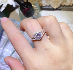 bc2edd645b334e559952a65b157422bb-Max