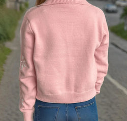 c744139a-4b64-490a-8539-e5d2c881d74c-Max