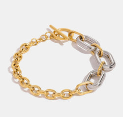 d8f7feeb-6041-4798-a333-9b0d4275392f-Max